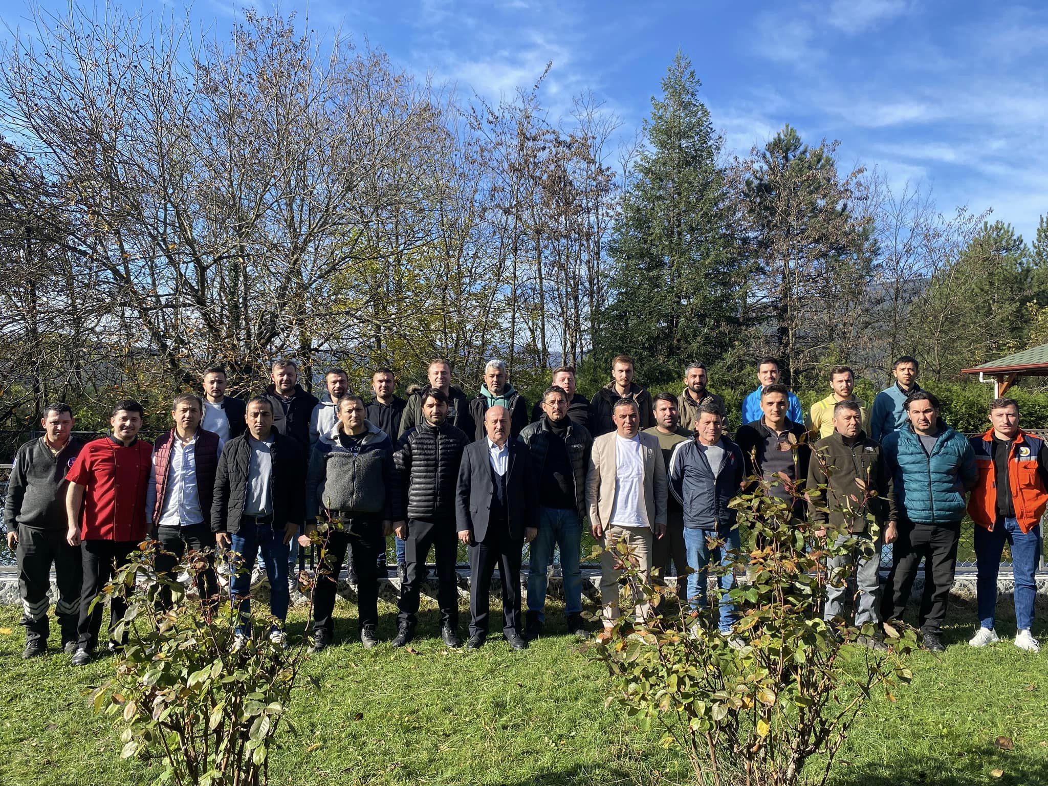 Zonguldak Bölge Başkanımız Levent IŞIKTAŞ en değerli mirasımız olan ormanlarımızın korunması, yaşatılması ve artırılması için mesai mefhumu olmadan çalışan kardeşlerimiz ile Dirgine’de bir araya geldi.